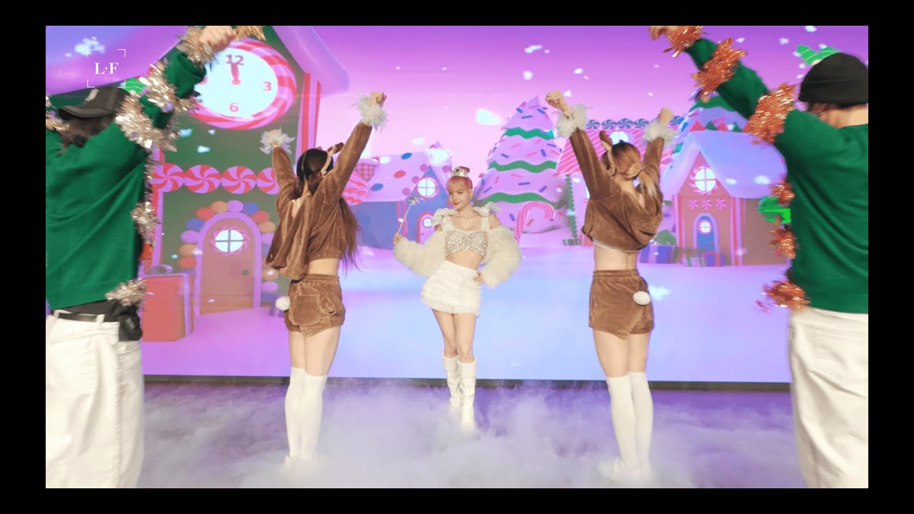 LILI&rsquo;s FILM -  &lsquo;MONEY&rsquo; Dance Performance (Christmas Ver.) FOR BLINKS
