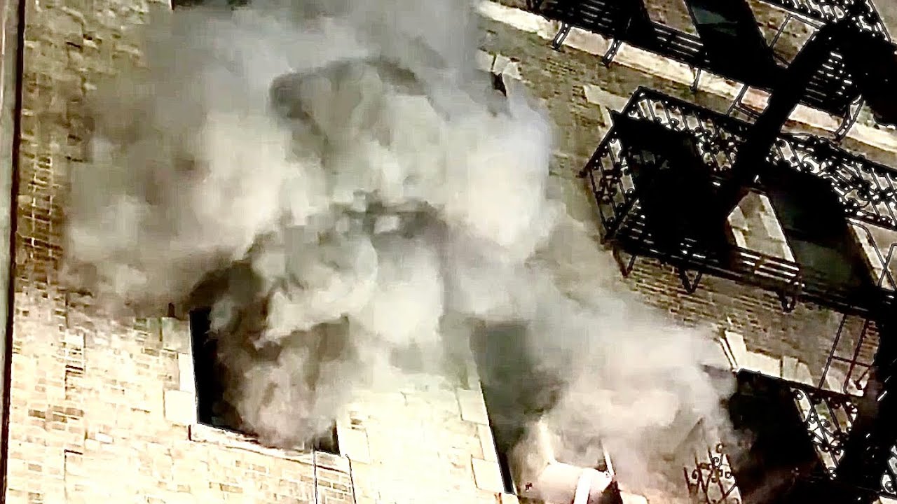 *PRE~10-75 EARLY ARRIVAL~FDNY BOX 1726~FDNY BATTLING 10-75 MATTRESS FIRE ON WEST 177TH STREET, NYC*