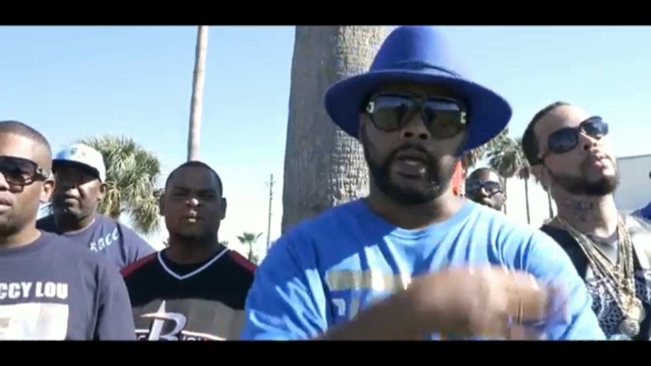 Palm trees and gang signs offical video