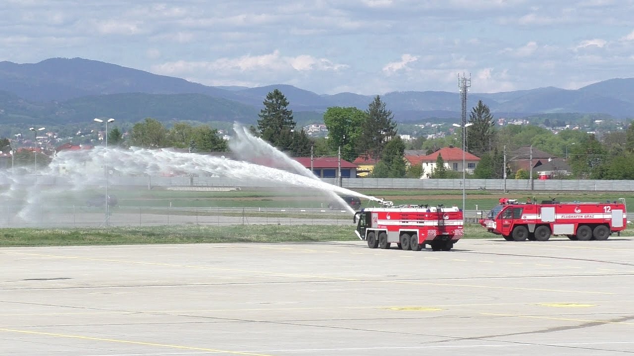 Airport crash tender FLF 12 & FLF 14 including water cannon at Graz Airport