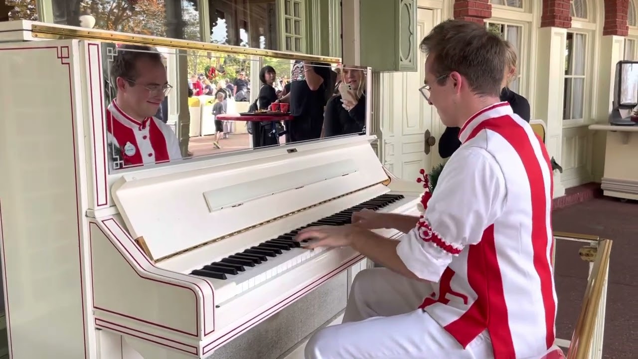 Casey’s Corner pianist Grayson’s amazing Christmas/Haunted Mansion/NBC arrangement!