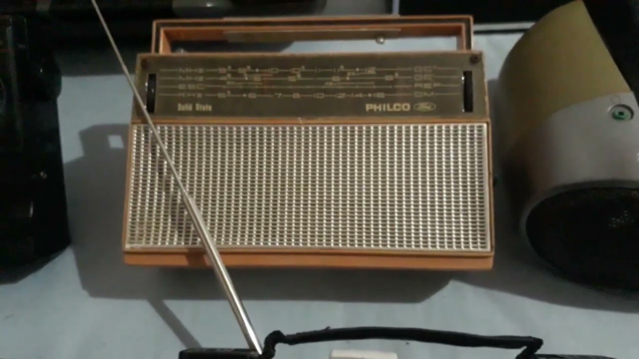 Minha humilde coleção de receptores de rádio para a prática do meu hobby favorito - o Dexismo
