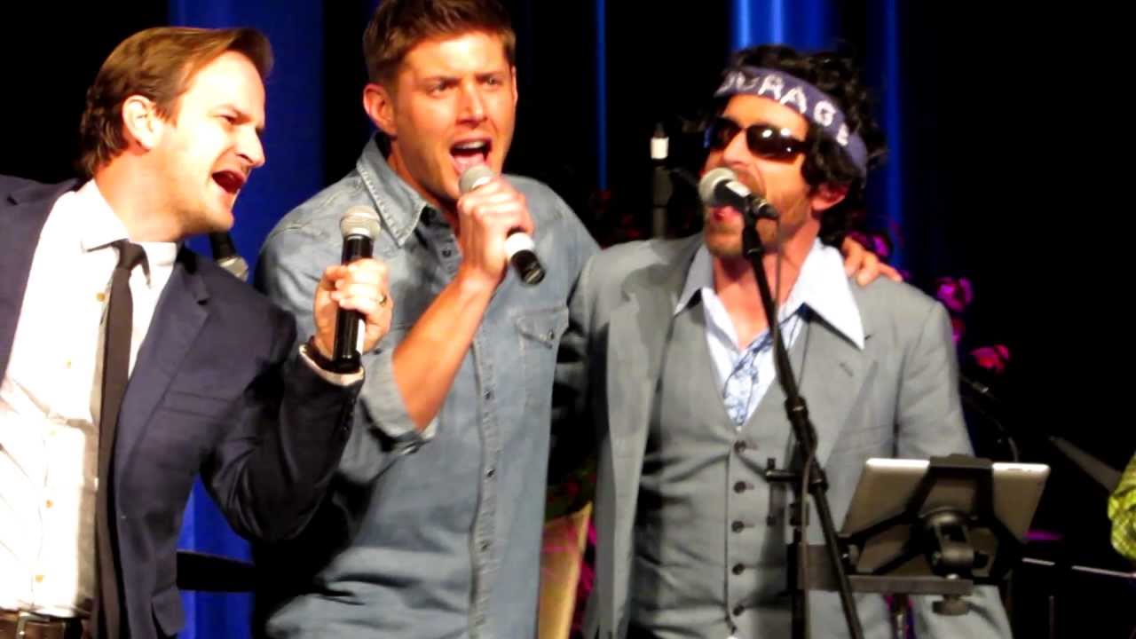 Jensen Ackles Singing - Las Vegas Con 2013