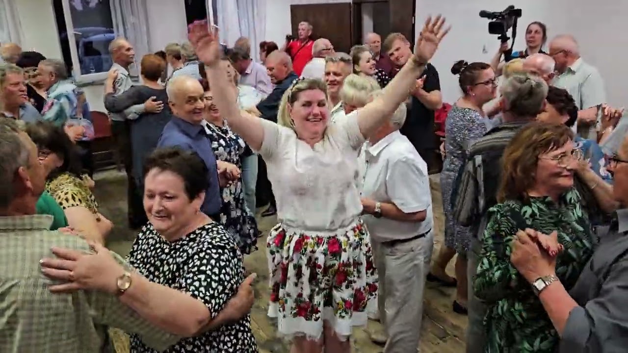 A ja pytam gdzie ta babcia, która ma 40 lat,A BABCIA SZALEJE W SYCYNIE.