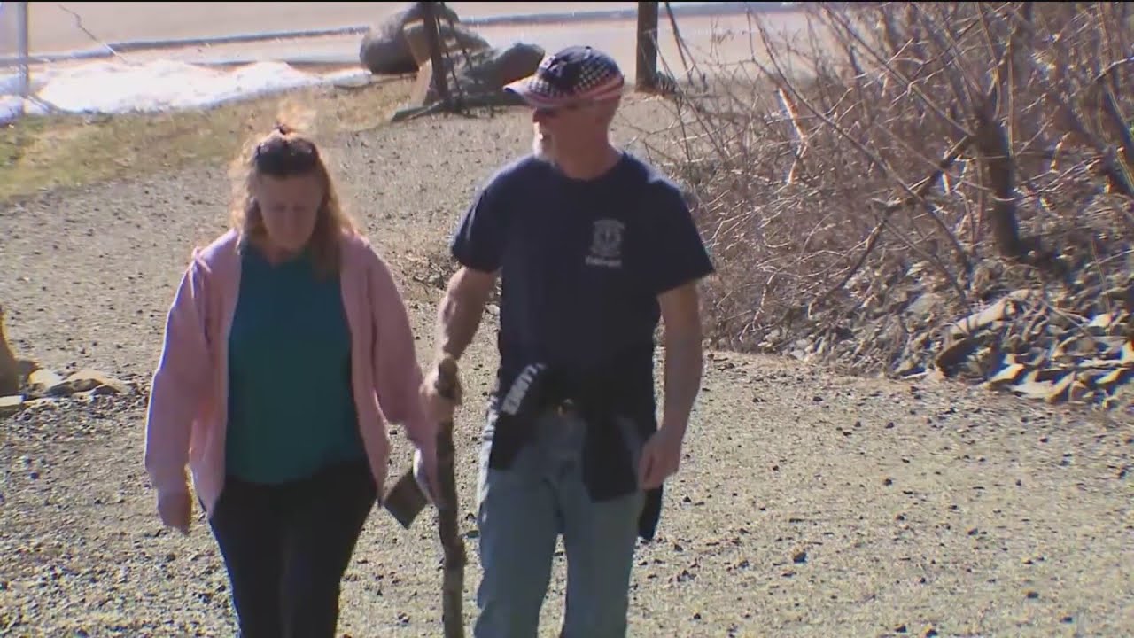 Hikers take advantage of warm weather at Sleeping Giant State Park