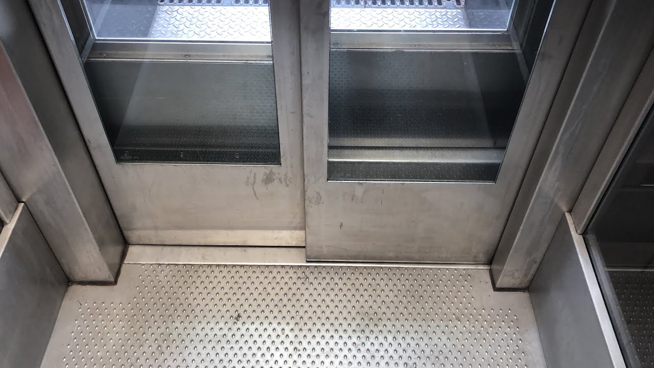 Fahrstuhl M.S. Aufzüge im U-Bahn Hamburg Klosterstern