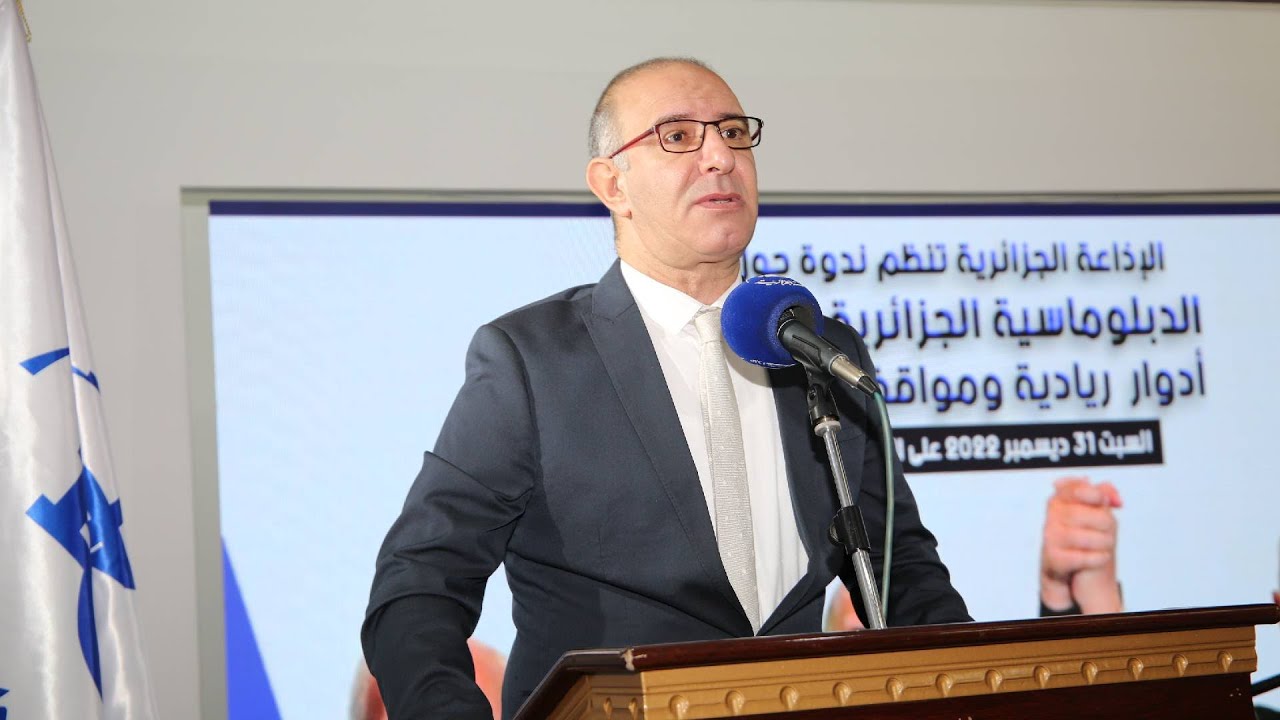 كلمة السيد بغالي بمناسبة تقديم الإذاعة الجزائرية هبة للمعهد الوطني للدراسات الاستراتيجية الشاملة.