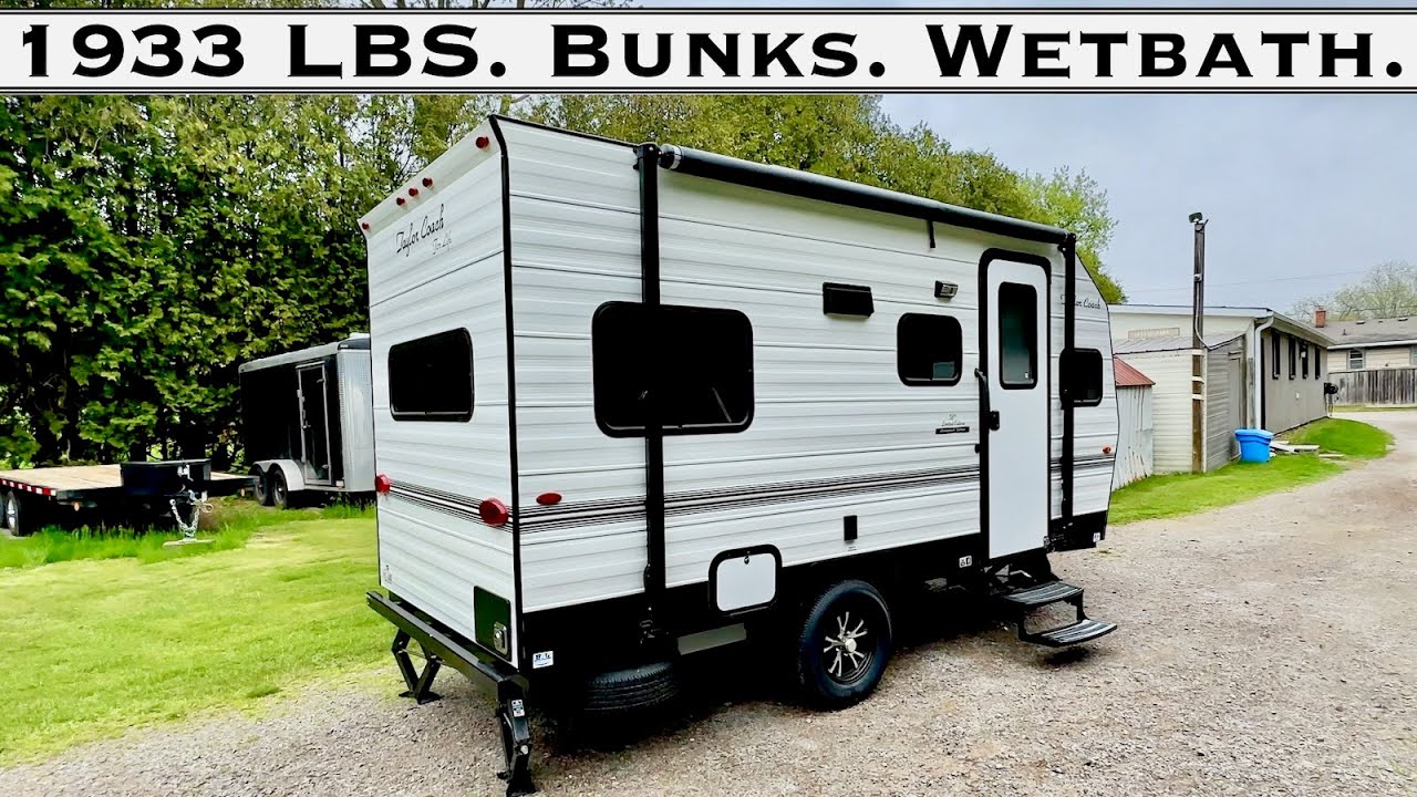Taylor Coach 16' Codester Side Door: Lightweight Camper With Bunks & Wet Bath #traveltrailer #rvlife