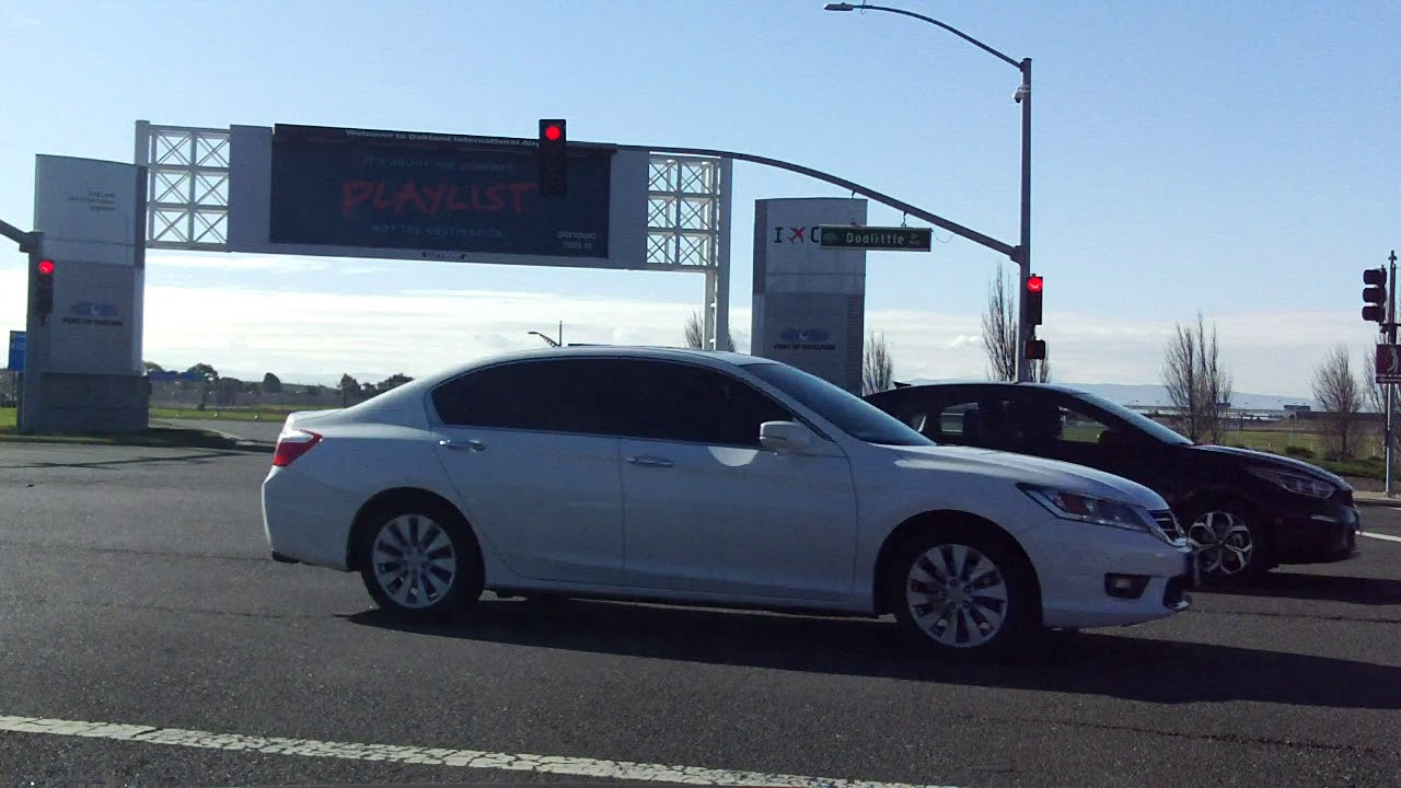 Oakland International Airport Access Road inbound