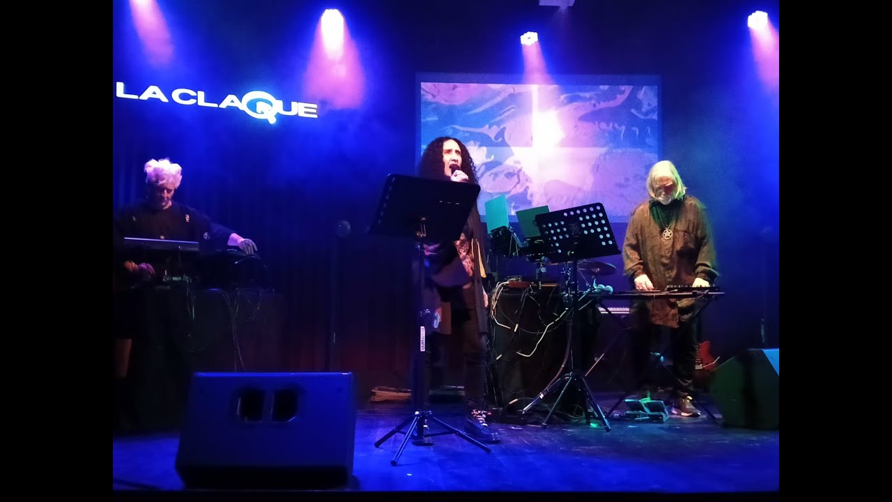 RUNAWAY TOTEM feat AndromacA in Concerto-TEATRO LA CLAQUE DOMENICA 19 OTTOBRE 2025