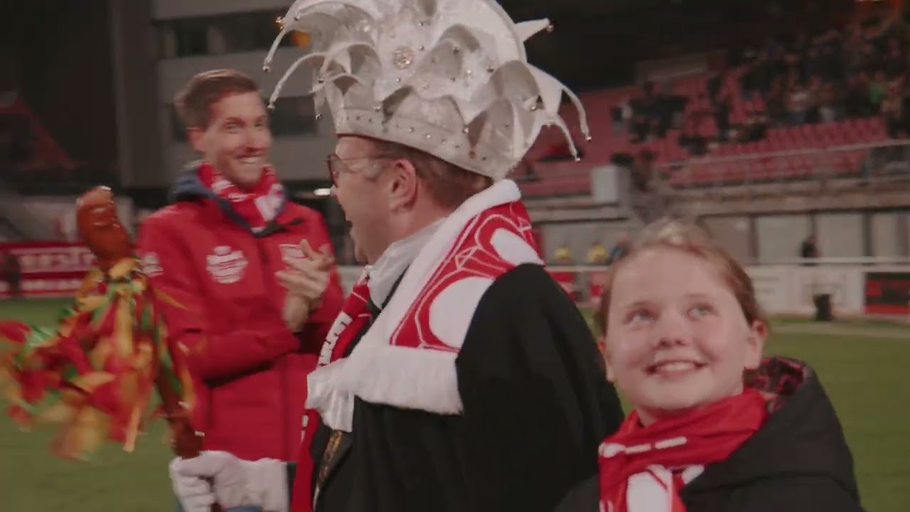 MVV TV | Stadsprins Stefan I, actief voor #MVV #Maastricht en nu dus heerser vd stad.