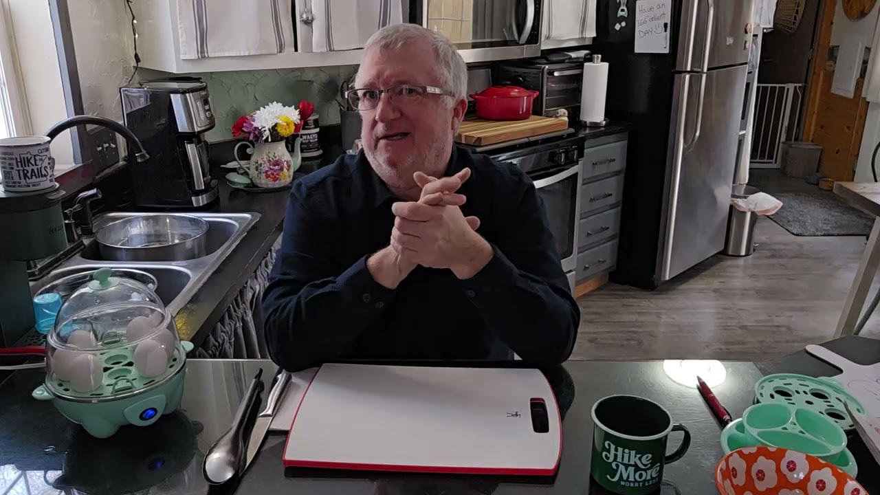 DASH DELUXE EGG COOKER REVIEW with Winnie!