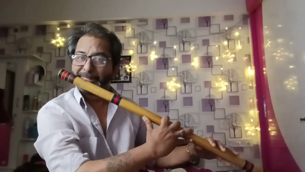 Song is Neela Aasman so gaya... 