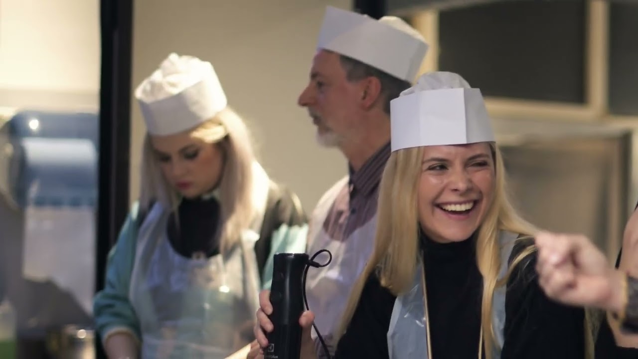 TEAM BUILDING COOKING CLASS