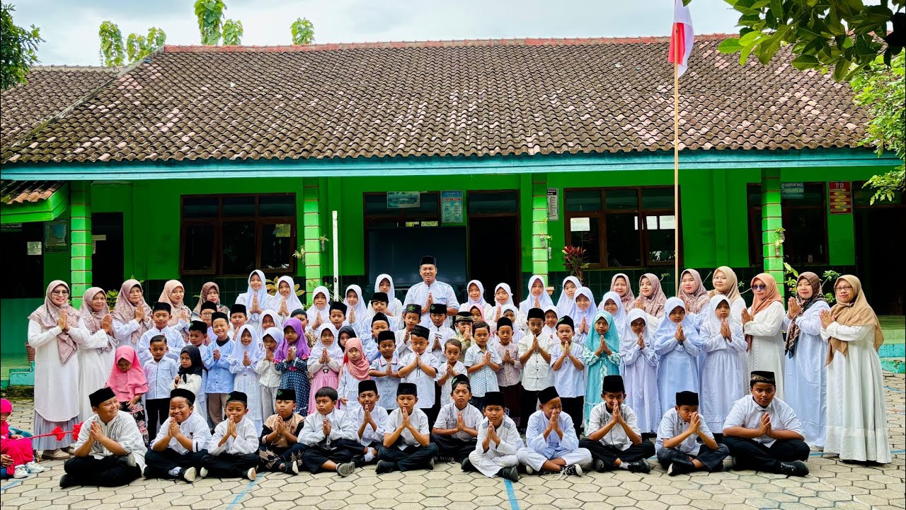 SDN KEDUNGGALAR 4 MENGUCAPKAN SELAMAT MENUNAIKAN IBADAH PUASA 