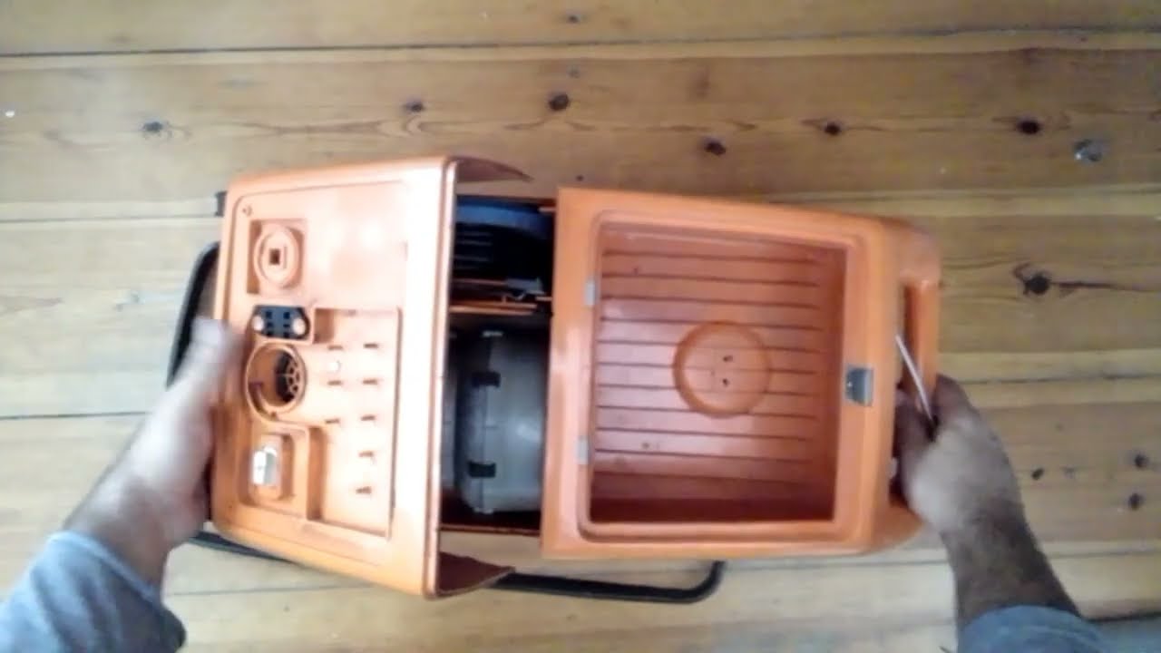 Vacuum Cleaner Aeroluxe BS08 #hoover #ddr #retro #vacuum #gdr #germany #eastgermany #house #clean