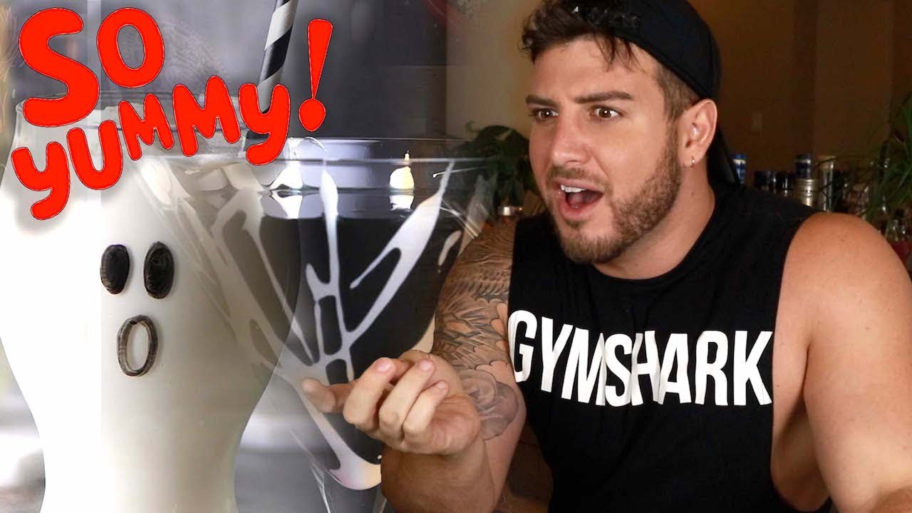 Bartender Reacts To So Yummy Halloween Cocktails