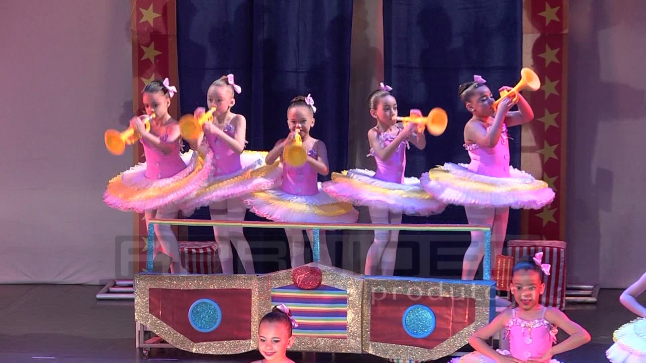 TRAILER A MAGIA DO CIRCO   ARABESQUE STUDIO