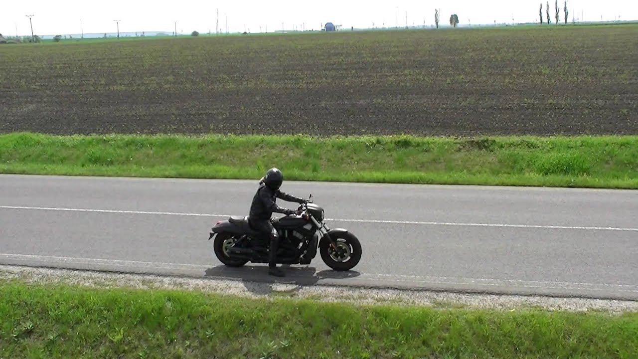 Harley Davidson Night Rod Special - RIDE- Tab exhaust , V8  ROOF Helmet