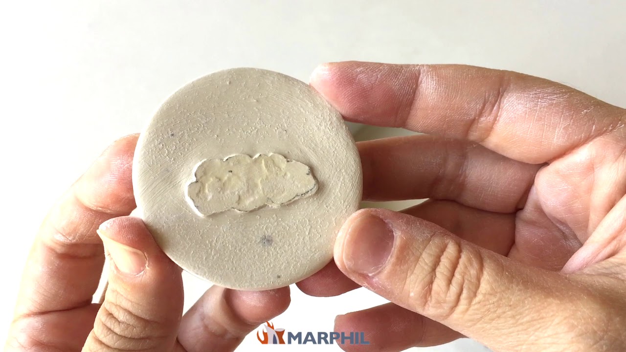 Reservas con relieve utilizando goma laca