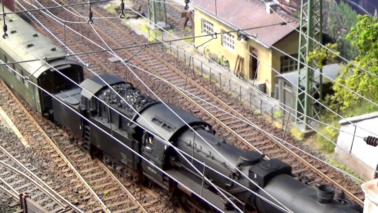 Modellbahn H0 Realistik: Nahverkehrszug im Bhf Eschwege-W aufstellen