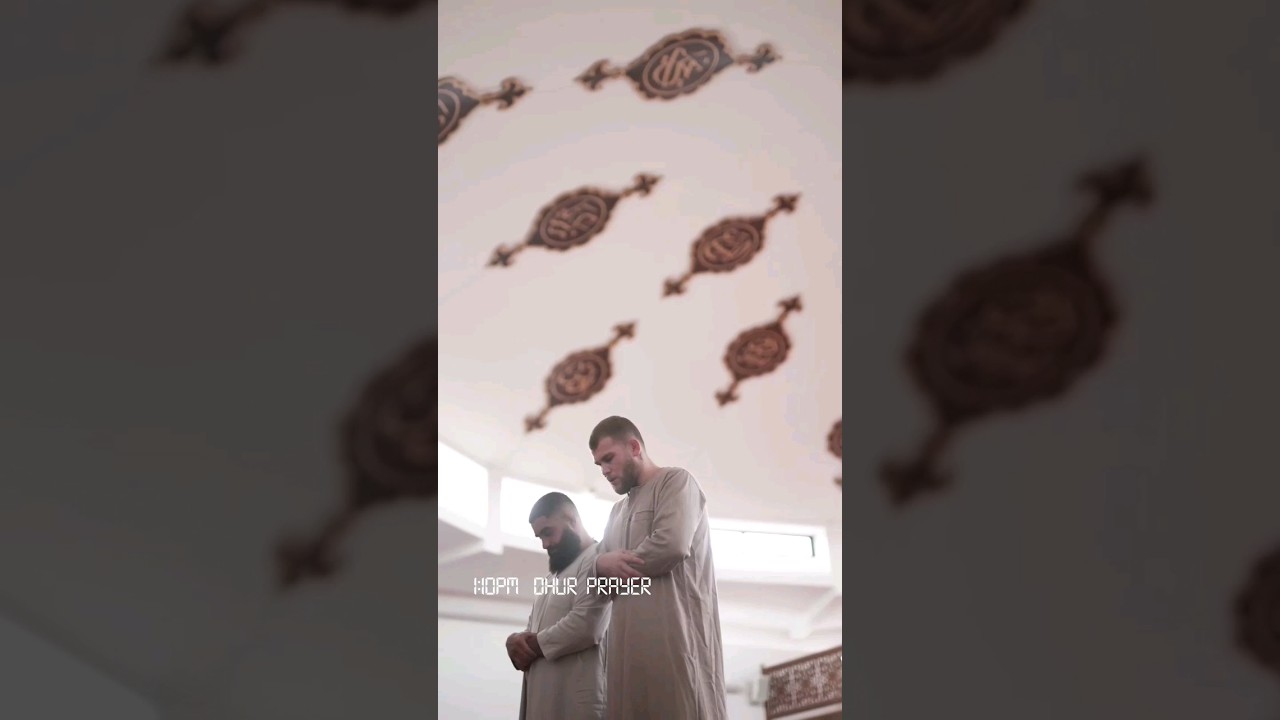 UFC Star Jake Matthews prays in a mosque 🤲🏽☪️ #jakematthews #ufc #islam #mma #muslim #alhamdulilah
