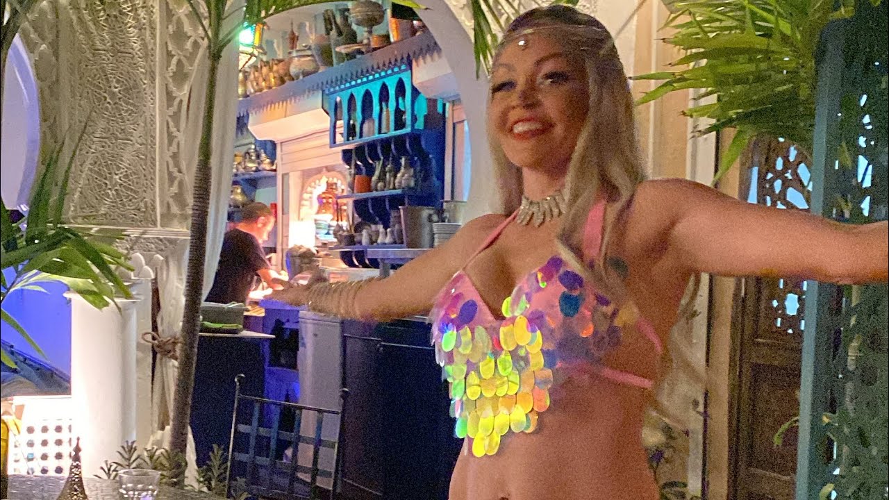 Belly dance show / modern