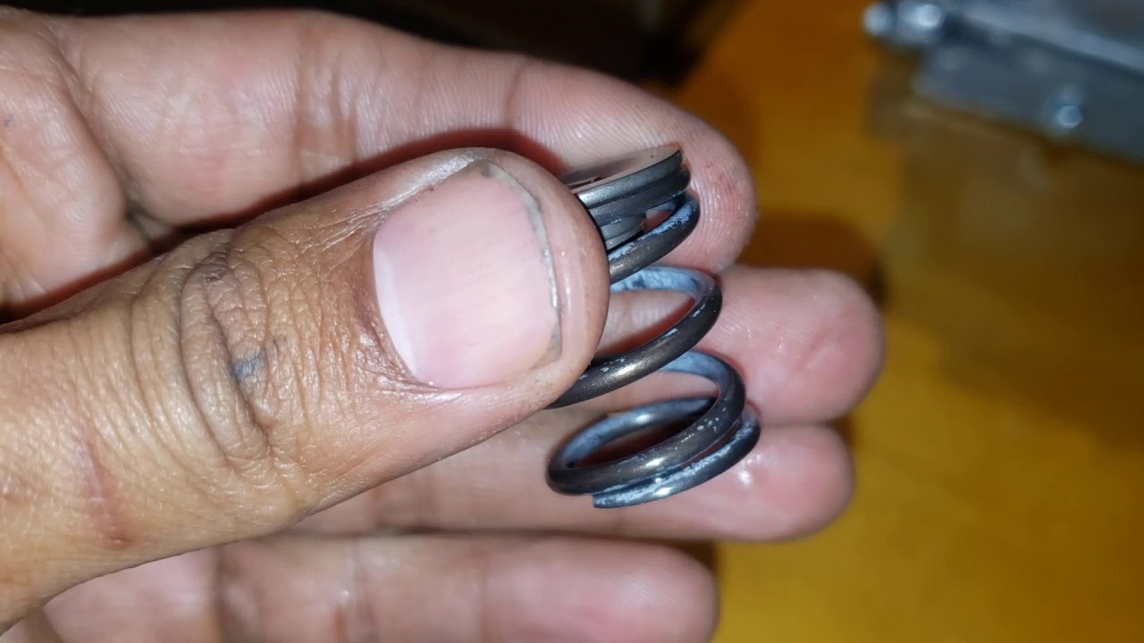 how to replace valve springs on a 212cc engine the easy way