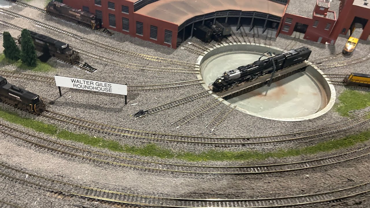 Part 1 model trains at the Amherst hobby railroad show (the big e)