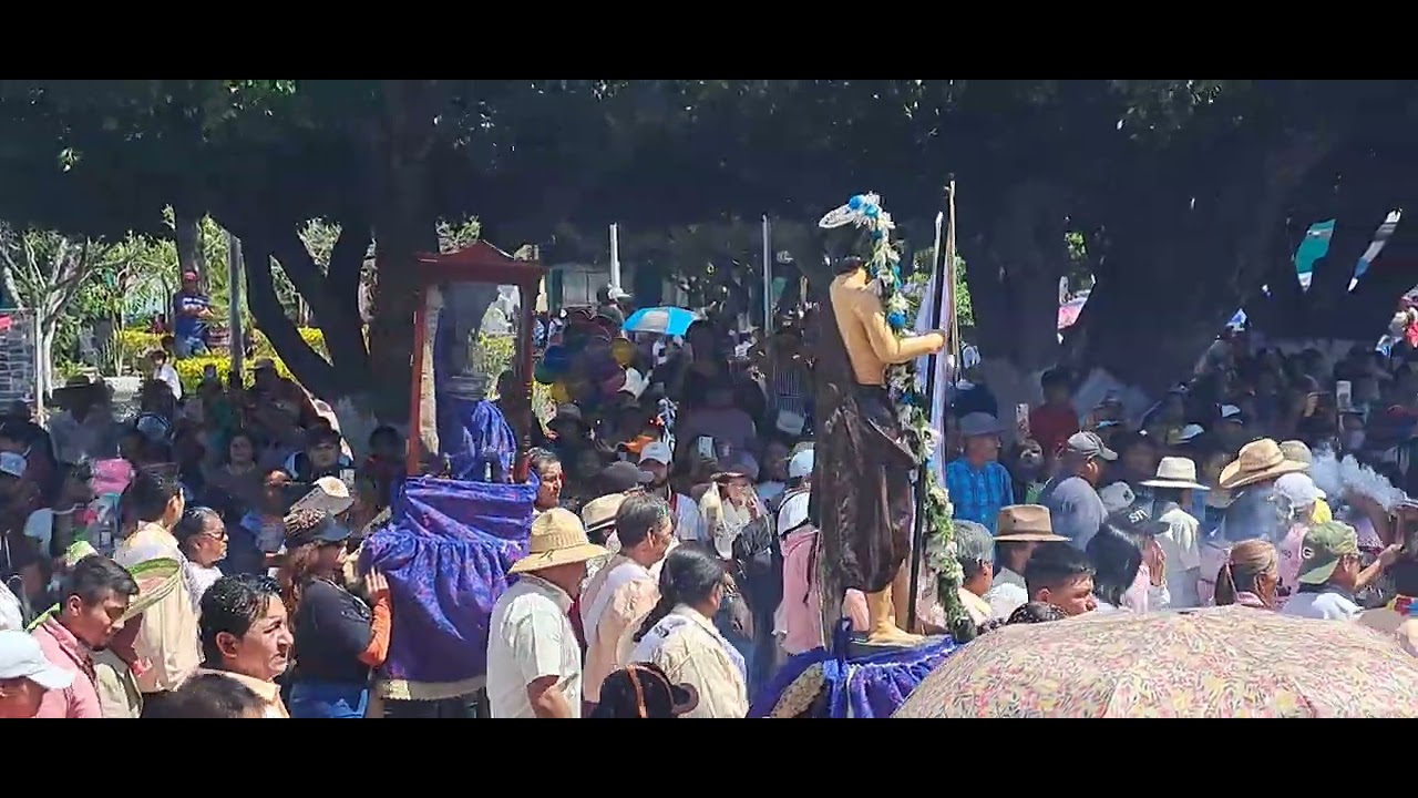 Carnaval 2025 San Juan de la Vega Guanajuato. (Vueltas del Rey en el Jardín Principal)