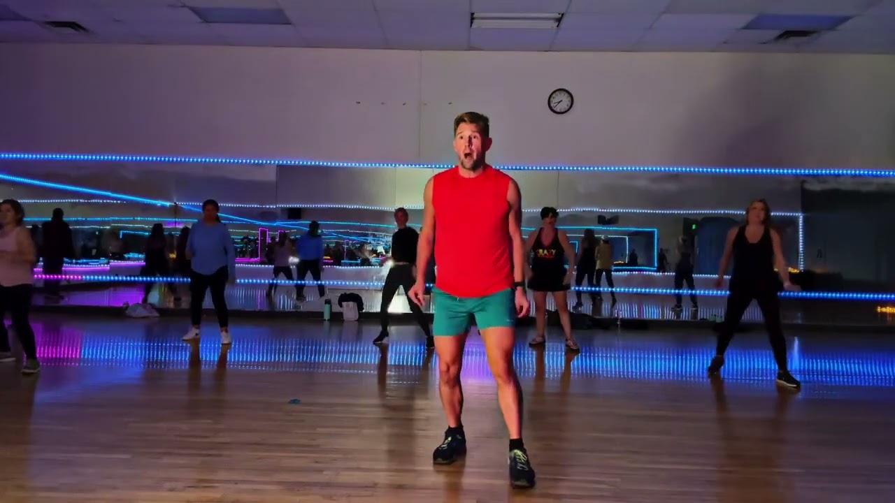 Murder on the dance floor Dance Fitness #dancefitness #cardiodance #zumbafitness #zumba #zin