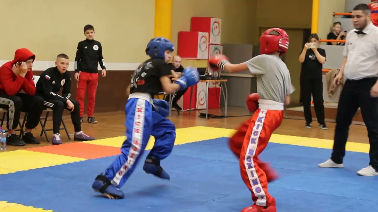 Young fighters showed excellent kickboxing