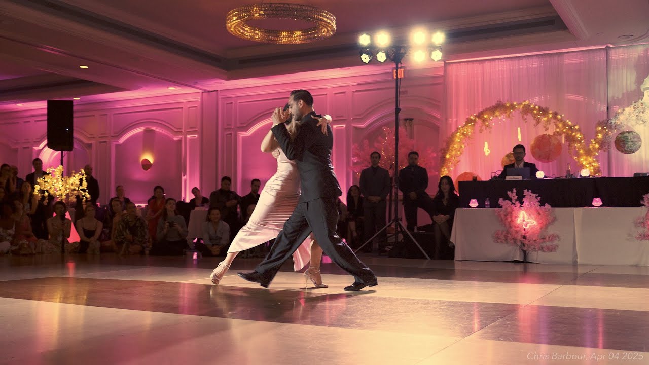 Fausto Carpino and Stephanie Fesneau performing to 