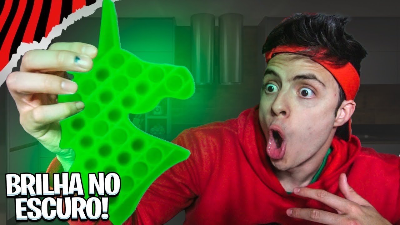 COMPREI UM FIDGET TOY QUE BRILHA NO ESCURO!