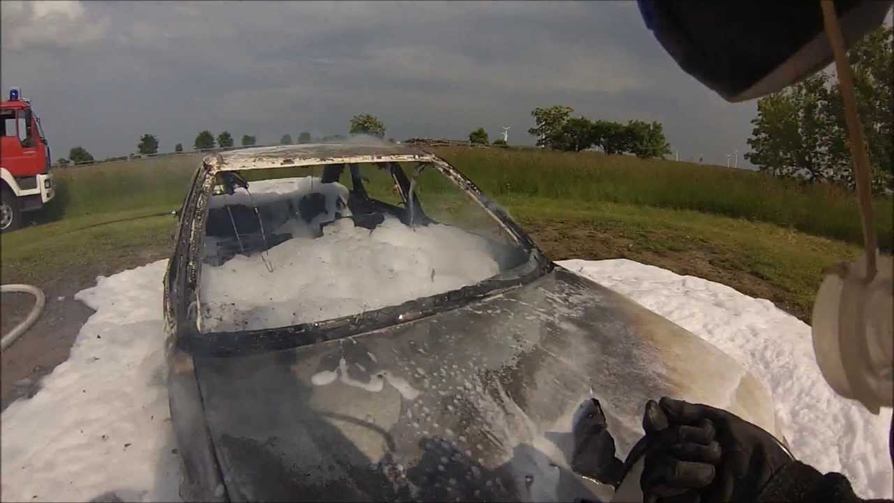 GoPro: Feuerwehreinsatz PKW Brand