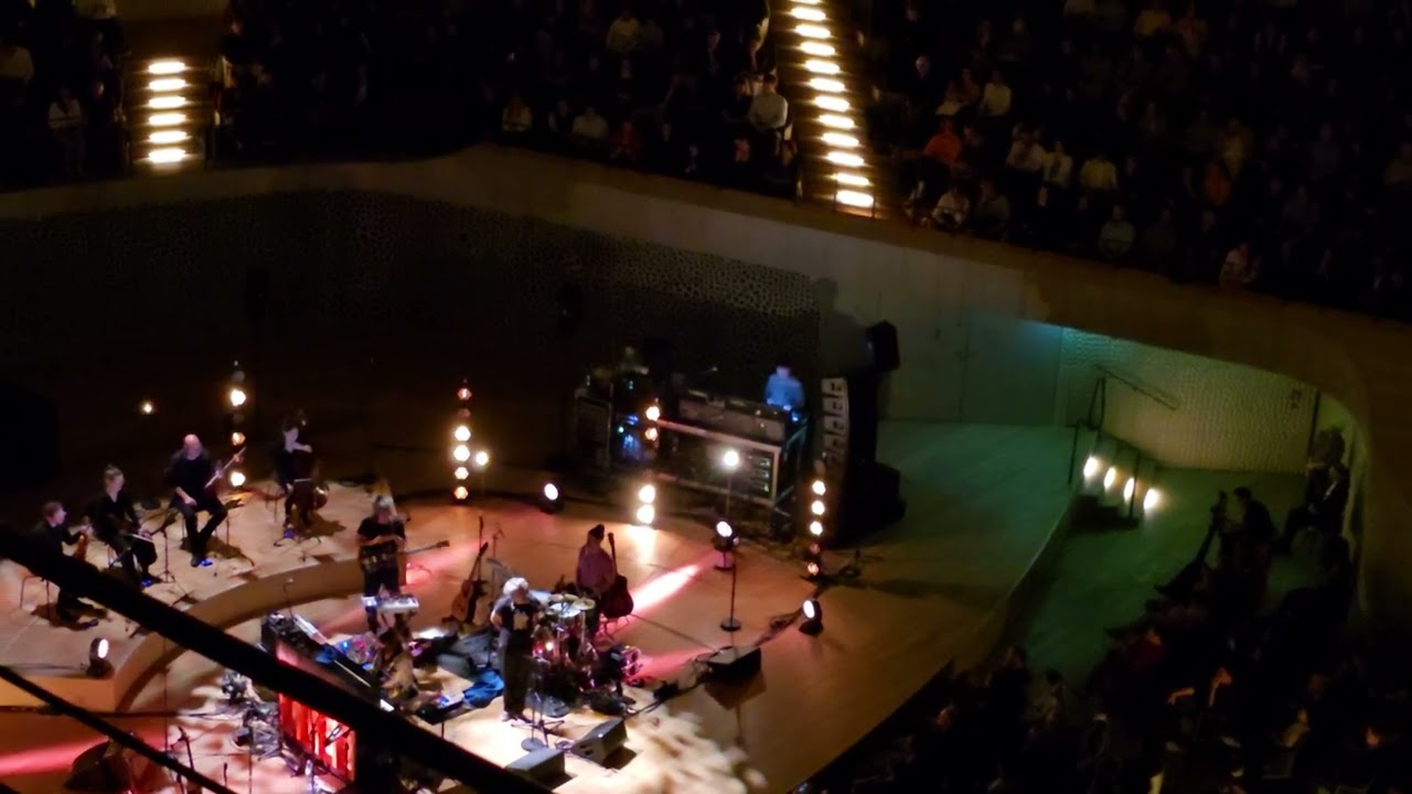 Patrick Watson (feat. Sophie Hunger) - Je te laisserai des mots (Live in Hamburg 2025)