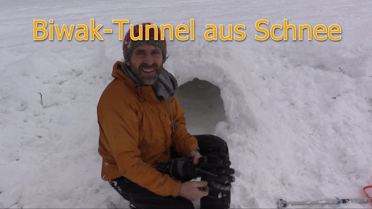 Biwak Tunnel aus Schnee Notbiwak 1