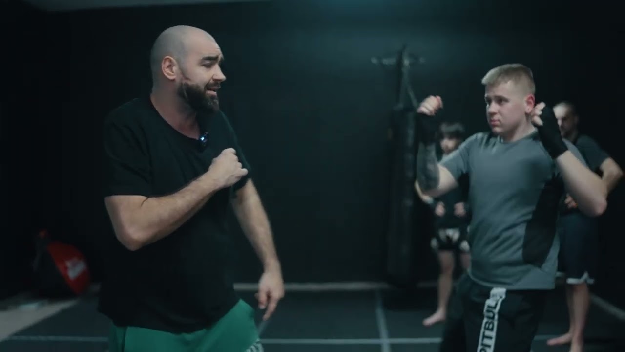 Podstawy Kickboxingu Dystans na nogę Akademia Kickboxingu