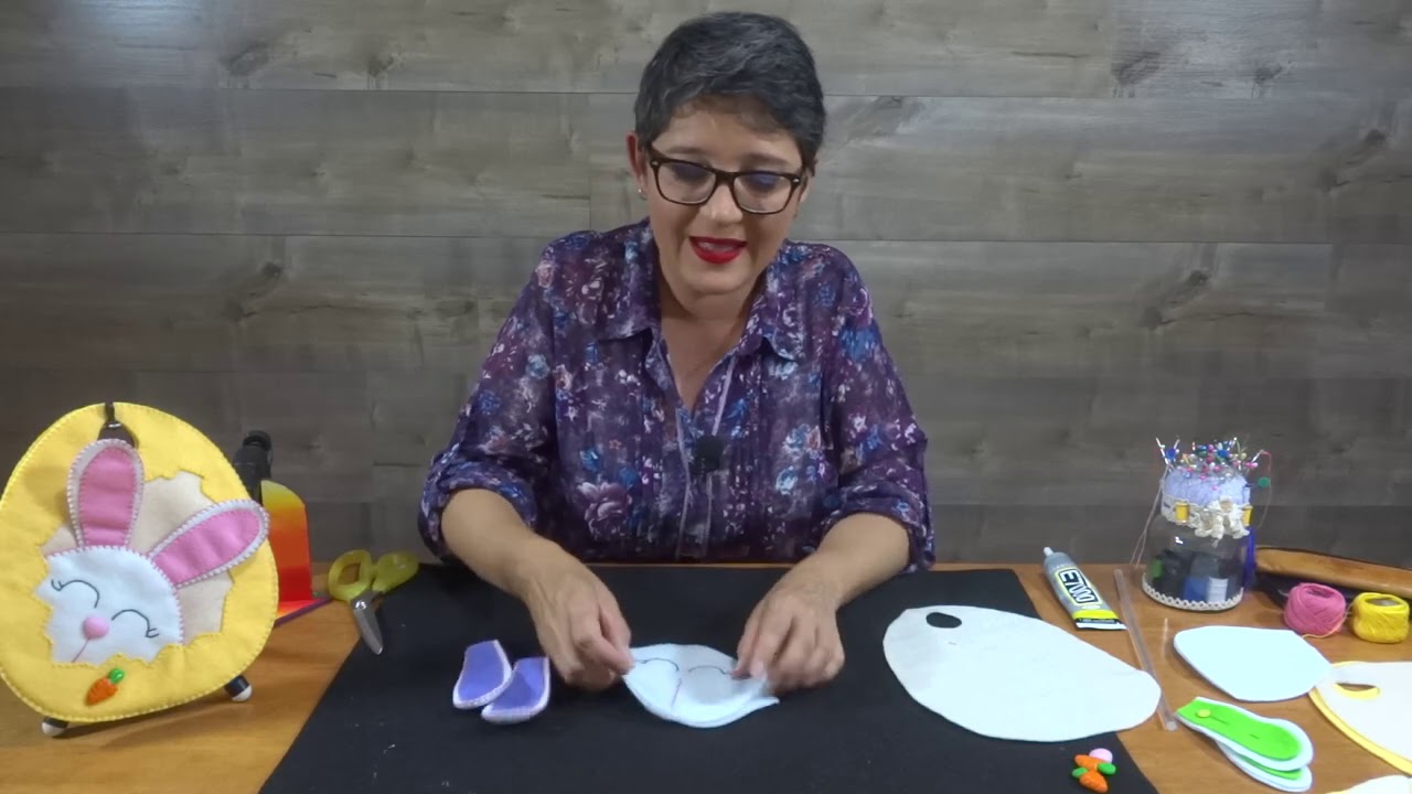 Bolsita huevito con conejito. Yasna Pino. Casa Puchinni. Incluye moldes.