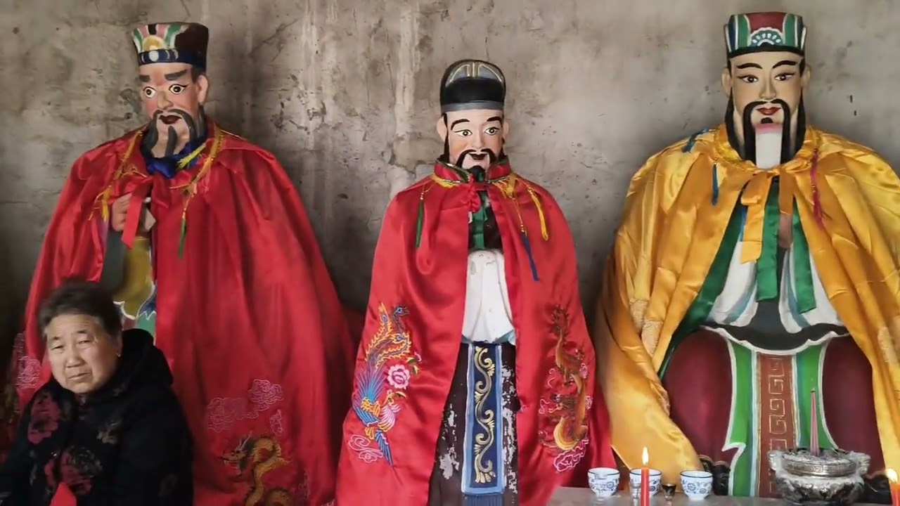 一隅静谧，一方烟火，看看阿苏老家的庙宇与新加坡的庙宇有什么不同。