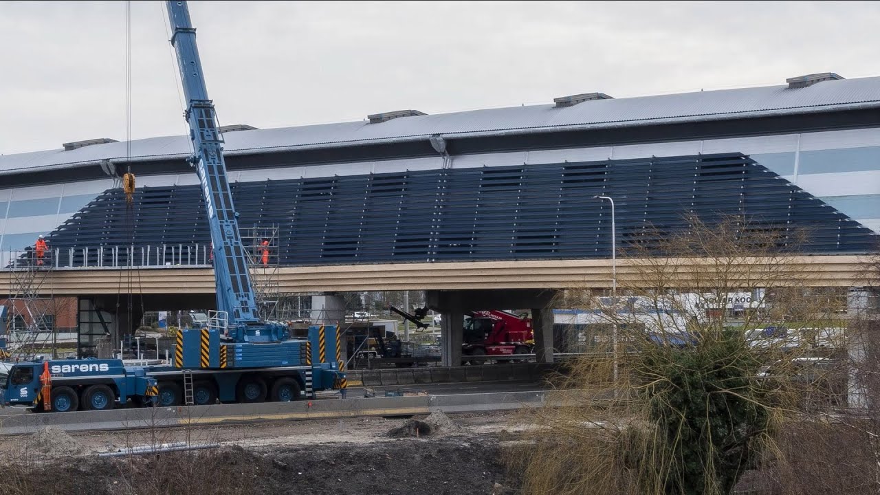 Timelapse plaatsing houten brugdelen voetgangersbrug project Bereikbaarheid Royal FloraHolland