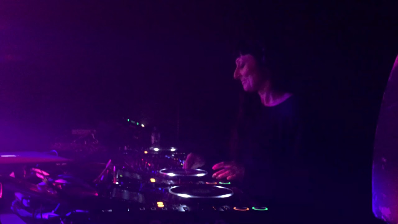 Trish Van Eynde live @ 22 Years Kozzmozz