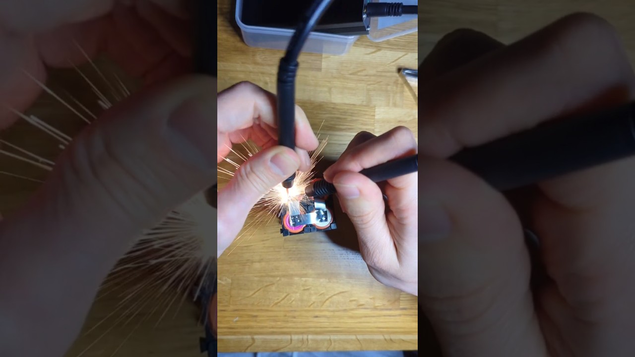 Збірка 8.4В 2s2p на акумуляторах 18650 + синя ізоляційна стрічка! #diy #battery #18650battery