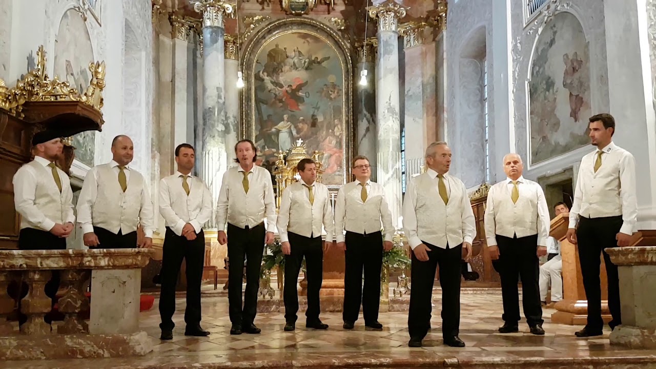 Vokalsolisten Kärnten mit „Waht da Wind aus'n Schilf”
