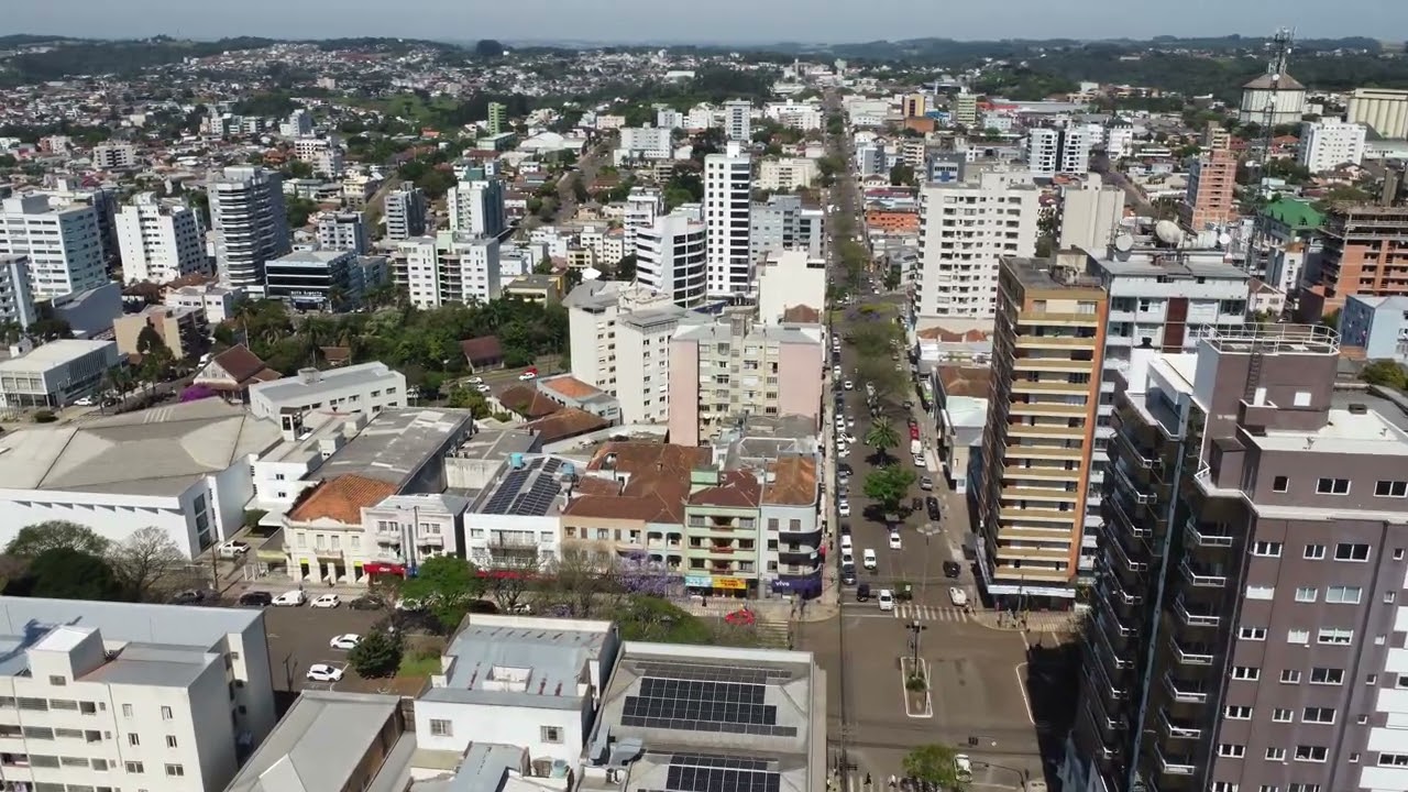 Voo de drone no centro de Erechim - RS