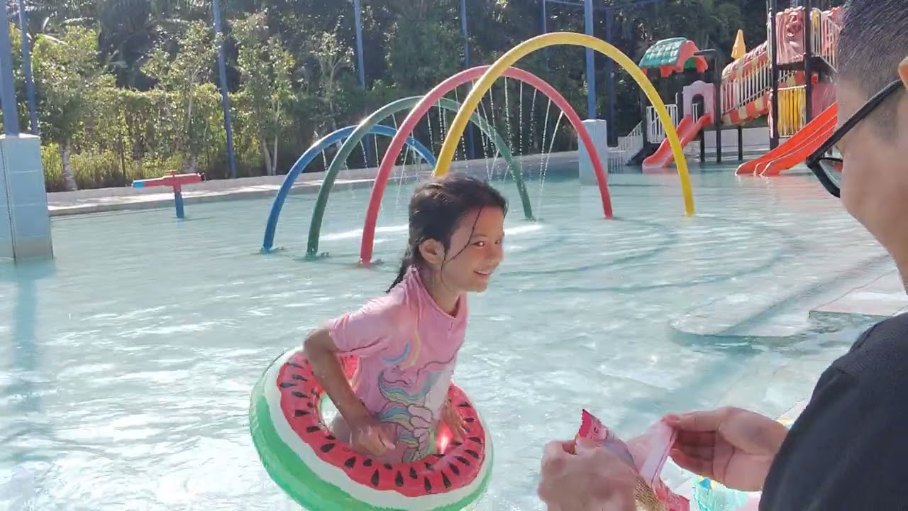 Mandi kolam di sankina