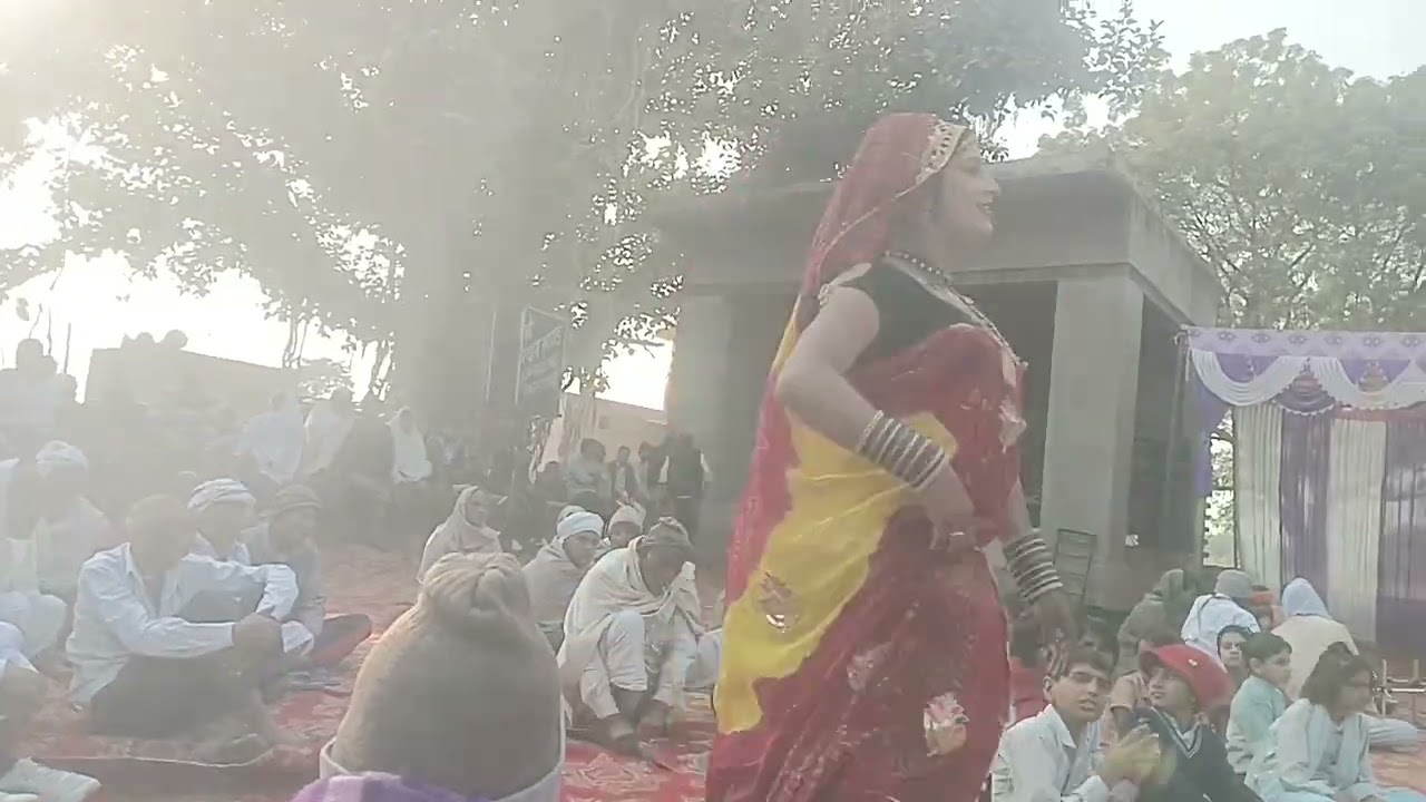 Baba ke bhandare me dono dancero ne  dance kiya 