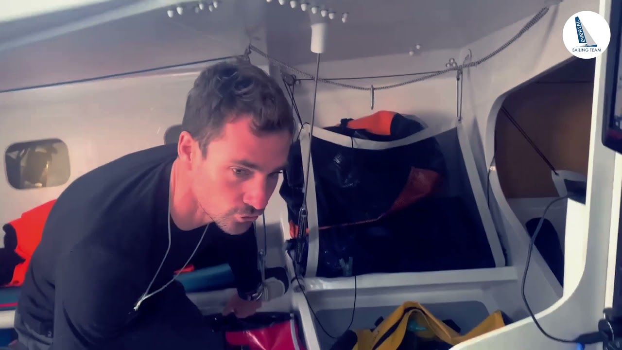Transat Jacques Vabre 2021 : visite guidée du Class40 Everial en course