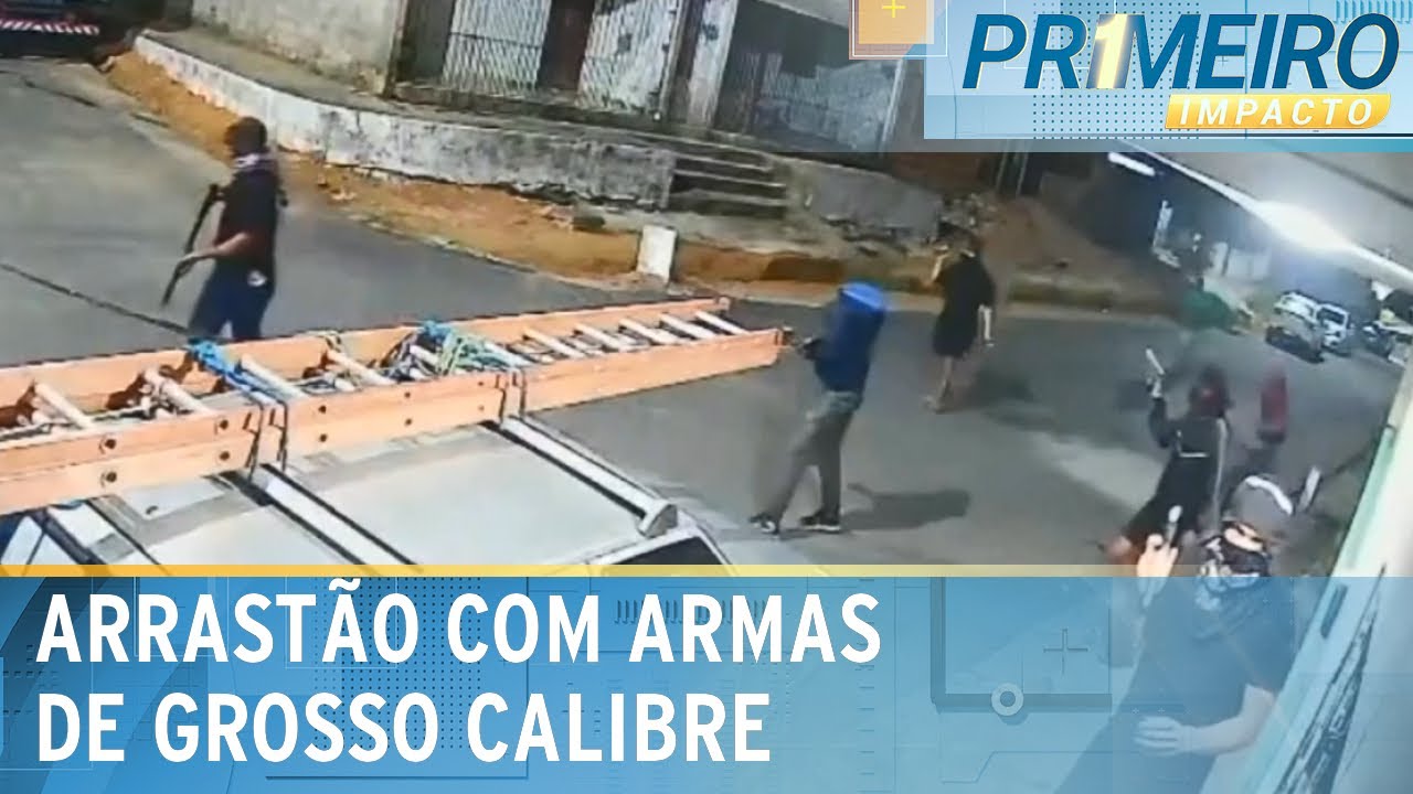 Criminosos armados e encapuzados fazem arrastão em Maceió | Primeiro Impacto (03/04/25)