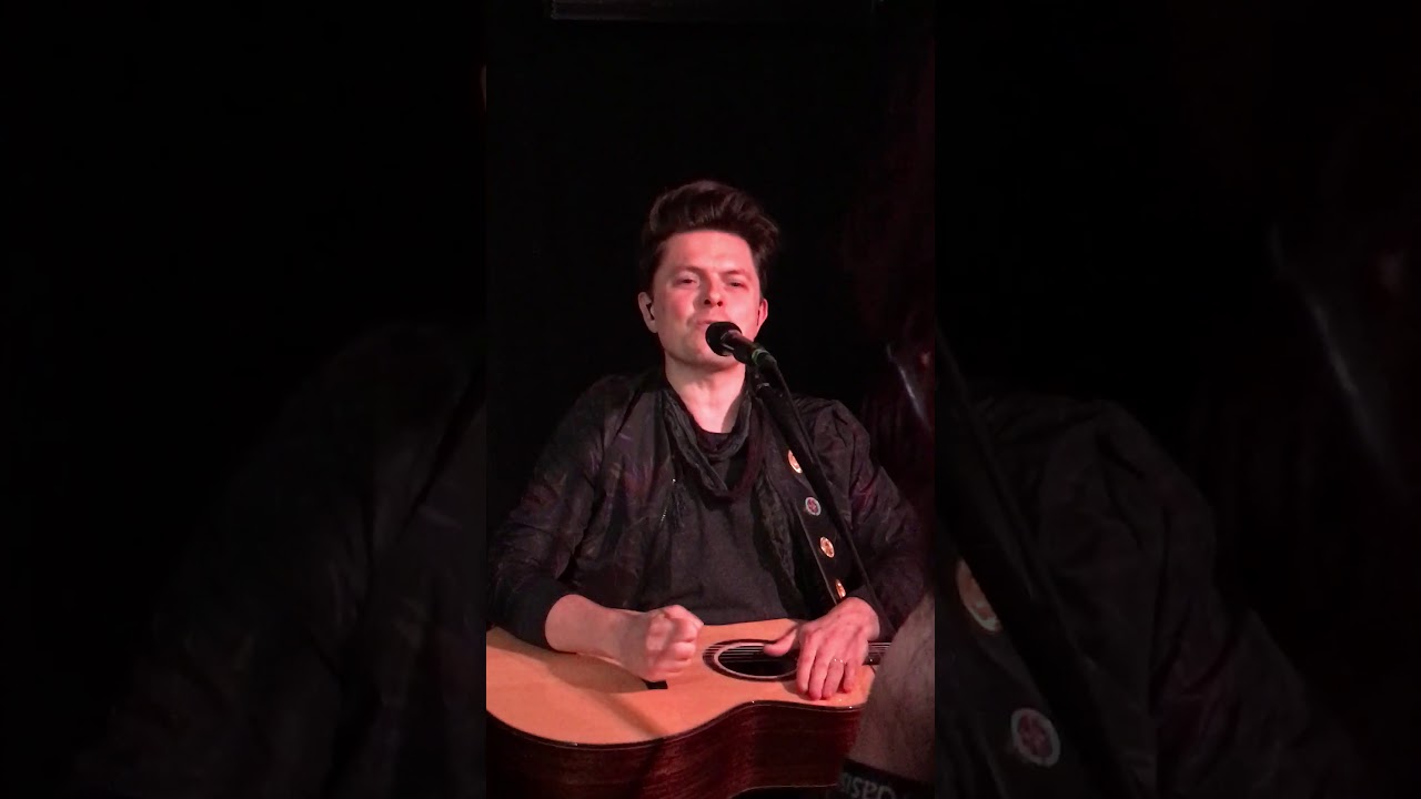 Michael Patrick Kelly - ID @ Radio 24 in Zürich 12/10/2017